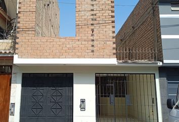 Casa en  Calle Las Turquesas 6, Urbanización Mariscal Gamarra, Los Olivos, Lima, Per