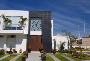 Casa en fraccionamiento en  Zakia, Querétaro, México