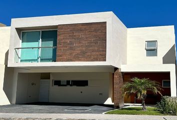 Casa en  La Vista Residencial, Anillo Vial Fray Junípero Serra, Residencial La Vista, La Vista Residencial, Santiago De Querétaro, Querétaro, México