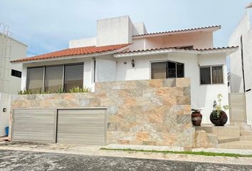 Casa en fraccionamiento en  El Sendero Residencial, Veracruz, México