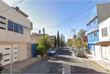 Casa en  Ombules, La Perla, Ciudad Nezahualcóyotl, Estado De México, México