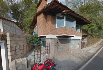 Casa en  Casa Acento, Avenida El Manguito 141, Santa María Ahuacatlán, Valle De Bravo, México, Mex