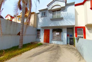 Casa en  Calle Pescara, Santa Fe 3ra. Seccion, Portico De San Antonio, Baja California, México