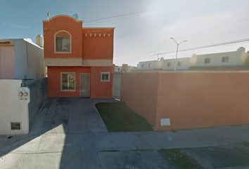 Casa en  C. Geranios, Saltillo 2000, 25115 Saltillo, Coahuila De Zaragoza, México