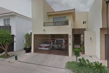 Casa en  Urano 1018, San Jerónimo, Monferrath, Los Mochis, Sinaloa, México