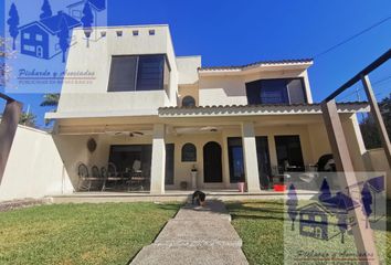 Casa en  Jardines Las Delicias, Cuernavaca, Morelos, México