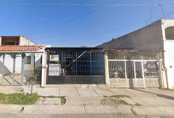 Casa en  Avenida Moron, Hacienda Santa Fe, Jalisco, México