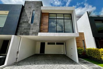 Casa en  Boulevard De Las Cascadas, Lomas De Angelópolis, Puebla, México