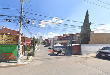 Casa en fraccionamiento en  Privada De Eucaliptos, Los Portales, Fuentes Del Valle, Tultitlán, México, 54910, Mex