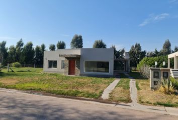 Casa en  Barrio Privado Bosque Alto, Bahía Blanca, Provincia De Buenos Aires, Argentina