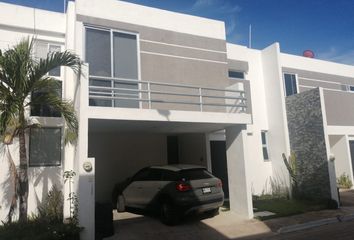 Casa en fraccionamiento en  Bugambilias, Héroe De Nacozari, Ciudad Del Carmen, Campeche, México