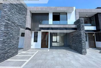 Casa en  Portavedra Residencial, Lagos De Moreno-león De Los Aldama, León, Guanajuato, México