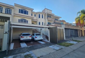 Casa en  Circuito De Las Flores Poniente, Bugambilias, Zapopan, Jalisco, México