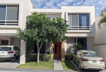 Casa en condominio en  Los Volcanes, Cuernavaca, Cuernavaca, Morelos