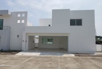 Casa en fraccionamiento en  Residencial Las Palmas, Las Palmas, Las Palmas De Medellín, Veracruz, México