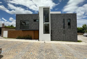 Casa en fraccionamiento en  Calle Sao Paulo, Parque San Juan, Ocoyucan, Puebla, 72865, Mex