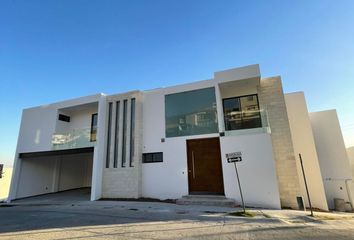 Casa en  Lomas Punta Del Este Residencial, Boulevard Juan Alonso De Torres Poniente, Lomas Punta Del Este, León, Guanajuato, México