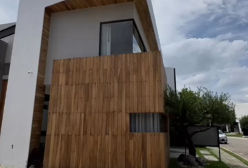 Casa en fraccionamiento en  Boulevard De Los Volcanes Sur, Lomas De Angelópolis, Puebla, México