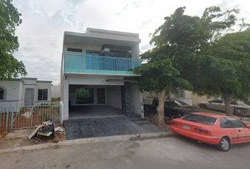 Casa en fraccionamiento en  Calle Hacienda Del Valle, Valle Alto, Culiacán, Sinaloa, México