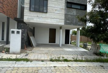 Casa en  Lomas De Angelópolis, San Bernardino Tlaxcalancingo, Puebla, México