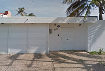 Casa en  Avenida Bellavista 612, Maria De La Piedad, Coatzacoalcos, Veracruz, México