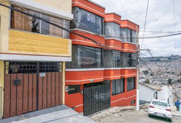 Casa en  Juan Ferrusola, Quito, Ecuador