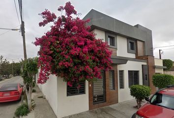 Casa en  Facultad De Derecho, Maestros Universitarios, Tijuana, Baja California, México