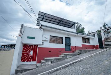 Casa en  Qf88+77g, Tululbí, Quito 170131, Ecuador