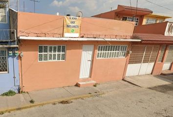 Casa en  Tabachines 259, Mz 026, Villa De Las Flores, 55710 San Francisco Coacalco, Méx., México