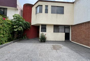 Casa en  Calle Maturino Gilberti, Las Américas, Morelia, Michoacán, México