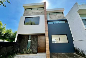 Casa en fraccionamiento en  Parque Cuernavaca, Boulevard Cuernavaca, Lomas De Angelópolis, Puebla De Zaragoza, Puebla, México