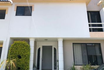 Casa en  Carretera Antiguo Camino Real Jurica 124-126, Privada De Los Portones, Santiago De Querétaro, Querétaro, 76100, Mex