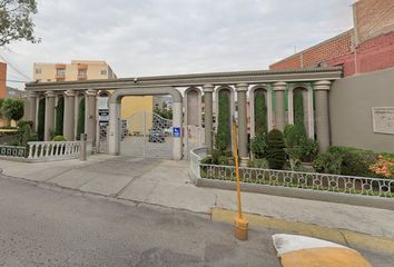 Casa en  Calle De Los Robles 2-32, Rinconada De Las Arboledas, Atizapán De Zaragoza, México, 52945, Mex