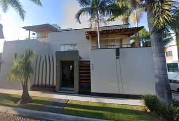 Casa en  Av La Paz, Santa Bárbara, Colima, México