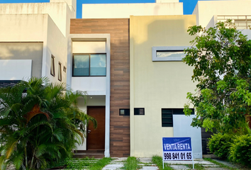 Casa en condominio en  Aqua Residencial, Avenida Huayacán, Cancún, Quintana Roo, México