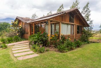 Casa en  8p7m+w22, Cotacachi, Ecuador