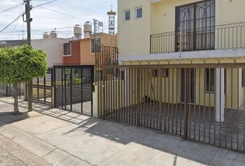 Casa en  Valle De Los Olmos, Jardines Del Valle, Zapopan, Jalisco, México