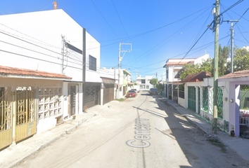 Casa en  Cencerro, Pueblo Maya, Maderas, Cdad. Del Carmen, Campeche, México