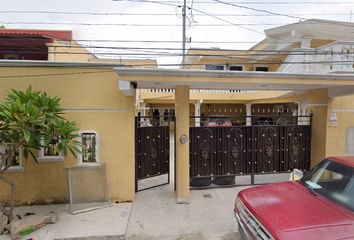 Casa en  Avenida Aviación 2, Barrio De Santa Lucía, San Francisco De Campeche, Campeche, México