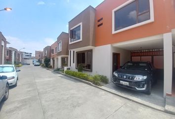 Casa en  Catalinas, Ricaurte-llacao, Cuenca, Ecuador