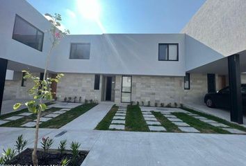 Casa en fraccionamiento en  Calle Huizache, Zibata, Zona Cactus, El Marqués, Querétaro, 76269, Mex