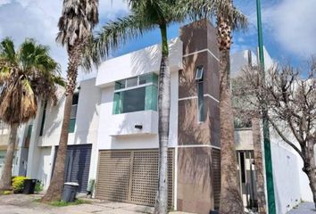 Casa en fraccionamiento en  Hacienda San Ángel, Hacienda De Los Naranjos, Predio San Bernardo Norte, León, Guanajuato, México