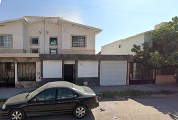 Casa en  Isidro Leal Rodríguez, Grupo Webb, Los Álamos, 35020 Gómez Palacio, Durango, México