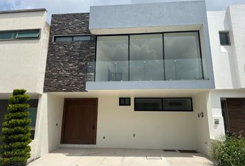 Casa en fraccionamiento en  Boulevard Valle Imperial, Valle Imperial, Zapopan, Jalisco, 45134, Mex