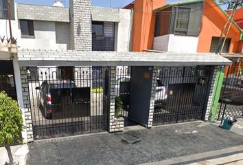 Casa en  San Juan 236, Mz 024, Valle Dorado, Tlalnepantla De Baz, Estado De México, México