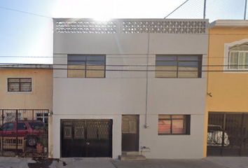 Casa en  C. Dr. Francisco Márquez, Sutaj, Guadalajara, Jalisco, México