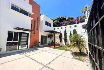 Casa en  Lomas De Atzingo, Cuernavaca, Morelos