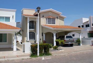 Casa en  Club Real, Marina Mazatlán, Mazatlán, Sinaloa, México