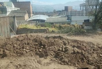 Terreno Comercial en  Calle Sucre, Cayambe, Ecuador