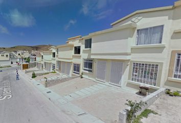 Casa en fraccionamiento en  Sierra Del Moncayo, Urbiquinta Del Cedro, Tijuana, Baja California, México